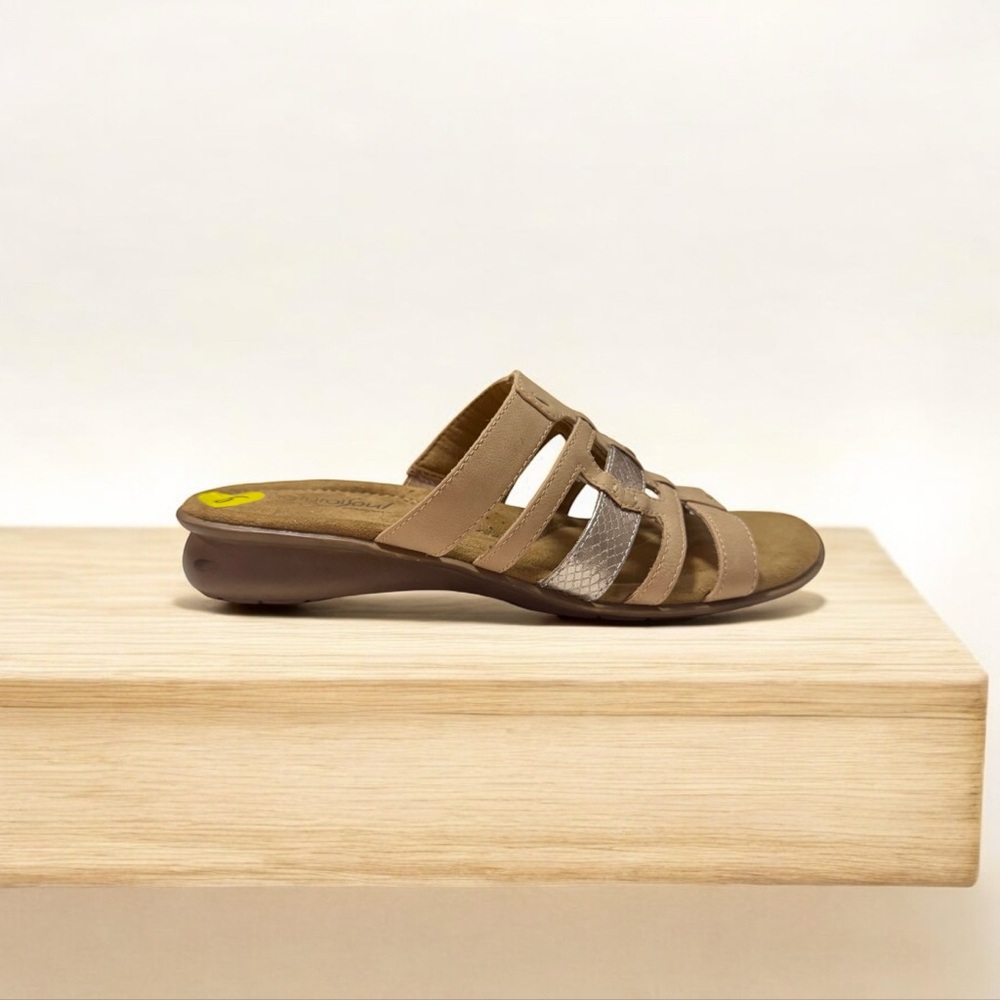 Natural Soul Women Beige & Gold Accent Slide Sandals
